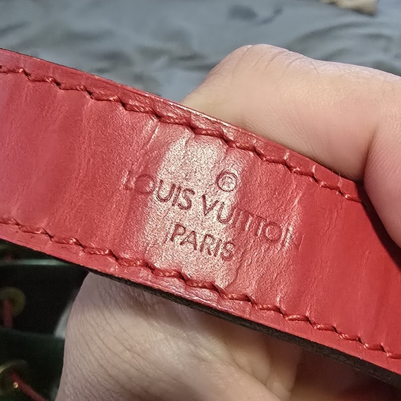 Gorgeous Louis Vuitton Epi Bi-Color Petit Noe Borneo Castillan Red - Picture 9 of 11